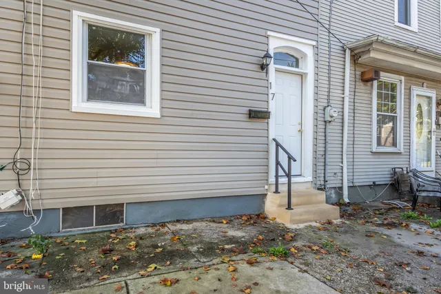 $2,200 | 17 East Federal Street, Burlington, NJ 08016