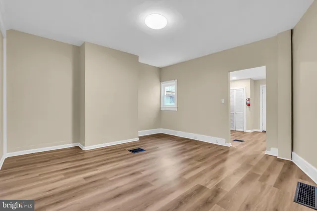 $2,200 | 17 East Federal Street, Burlington, NJ 08016