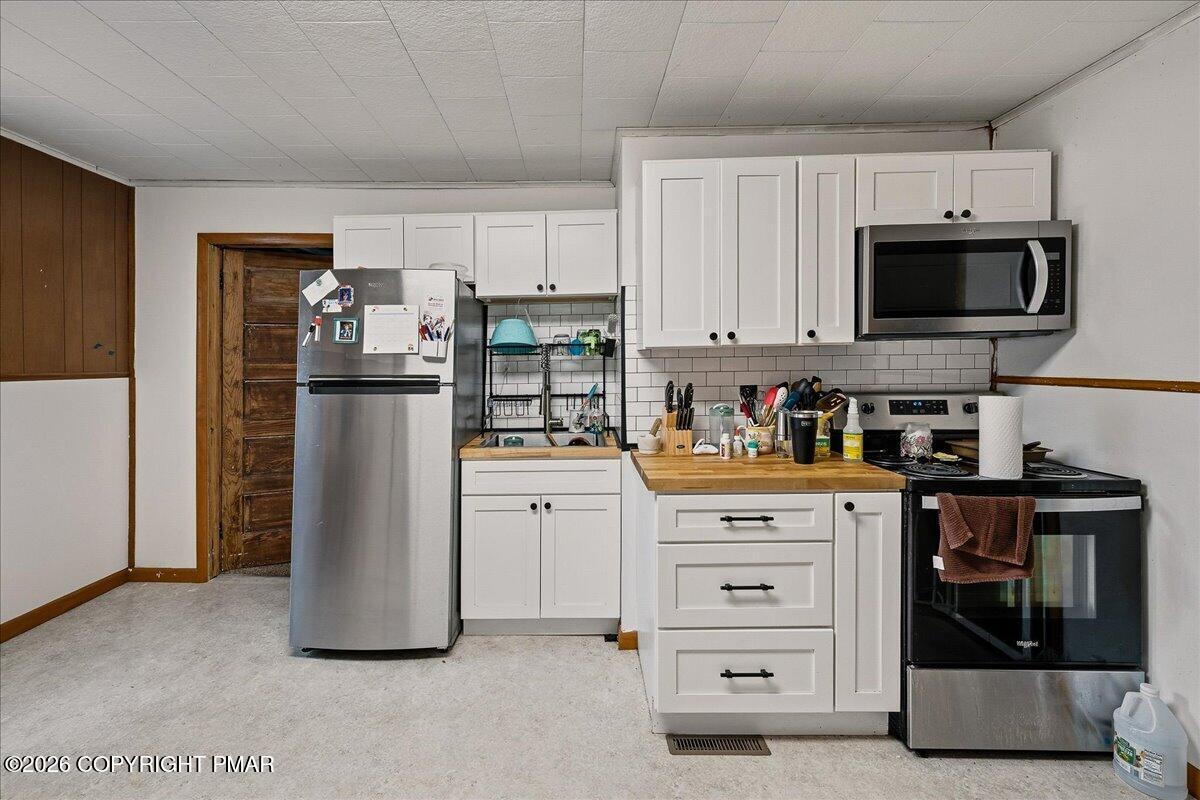 4121 Norton Pryor Road Pocono Summit, PA 18346 - Photo 16 of 31 22-HomeView_Media-4121_Norton_Pryor_Rd