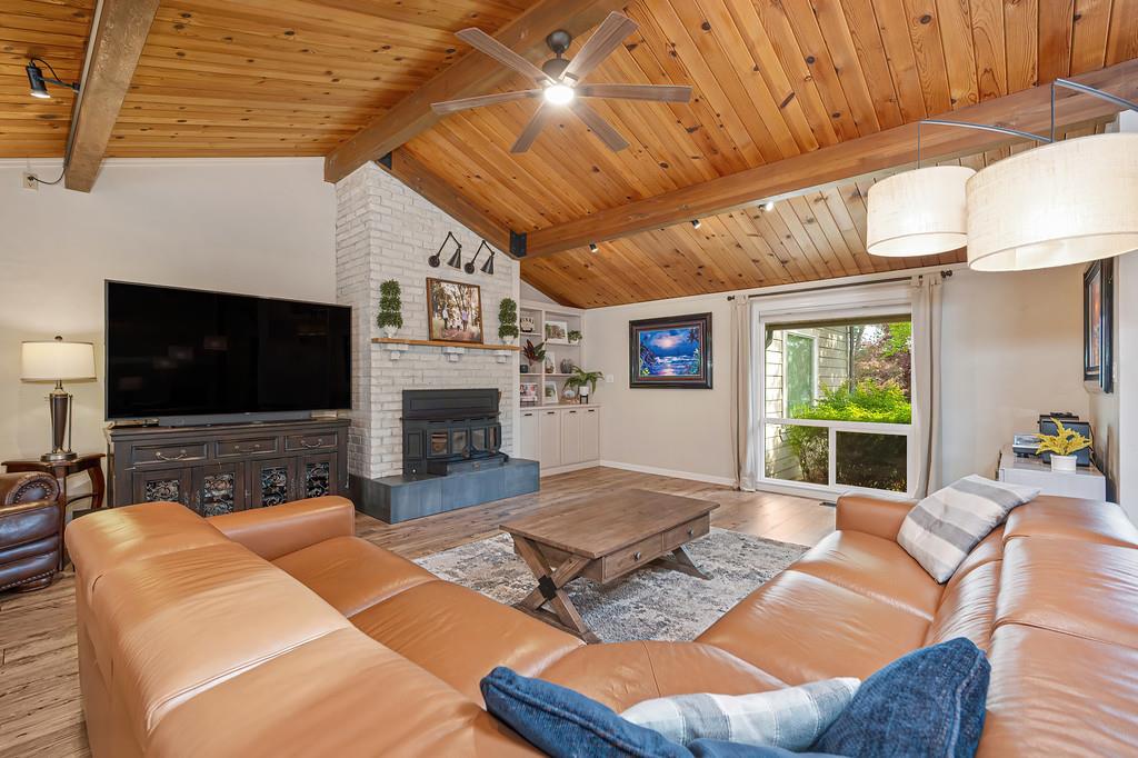 325 Diamond Oaks Road Roseville, CA 95678 - Photo 9 of 48