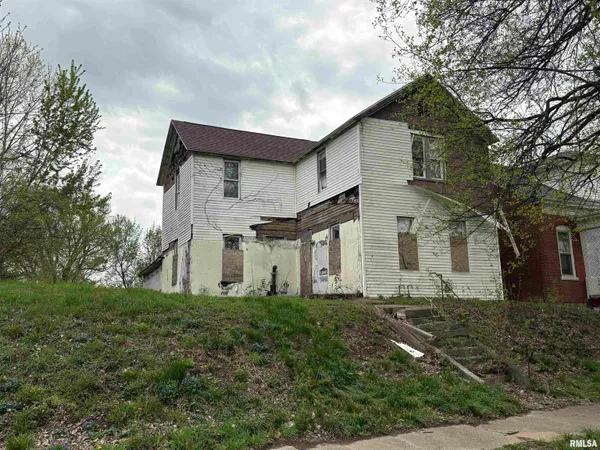 $14,900 | 530 Monroe Street, Quincy, IL 62301