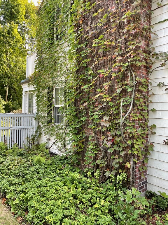 161 Reservoir Road Brookline, MA 02467 - Photo 4 of 5