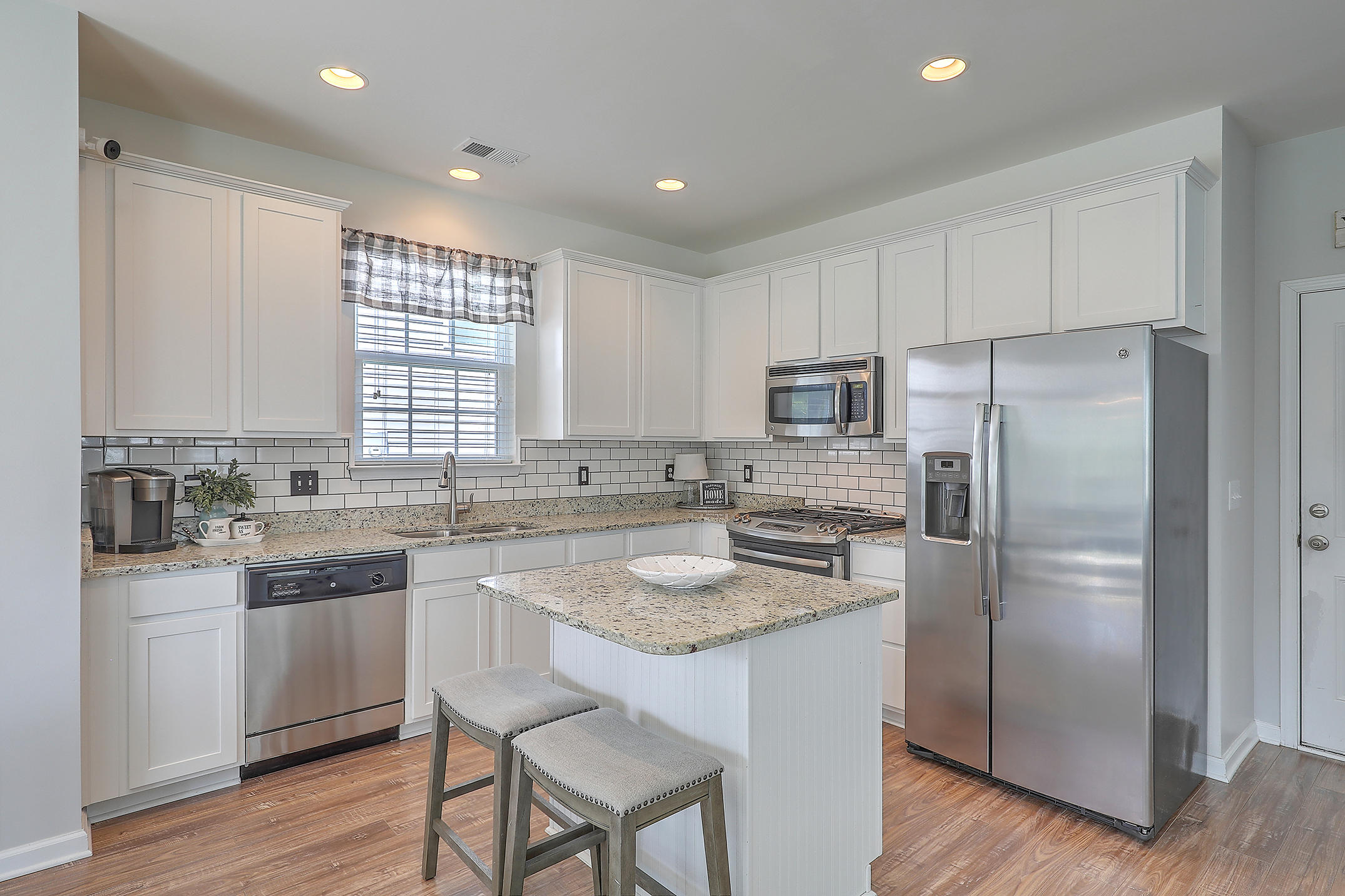 343 Spectrum Road Summerville, SC 29486 - Photo 11 of 36 11