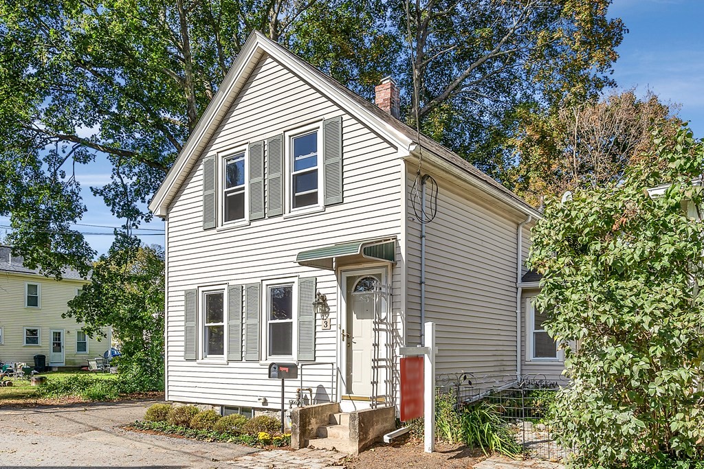 3 Maple Court, Unit 3 Maynard, MA 01754 - Photo 3 of 23 Gallery Image 3