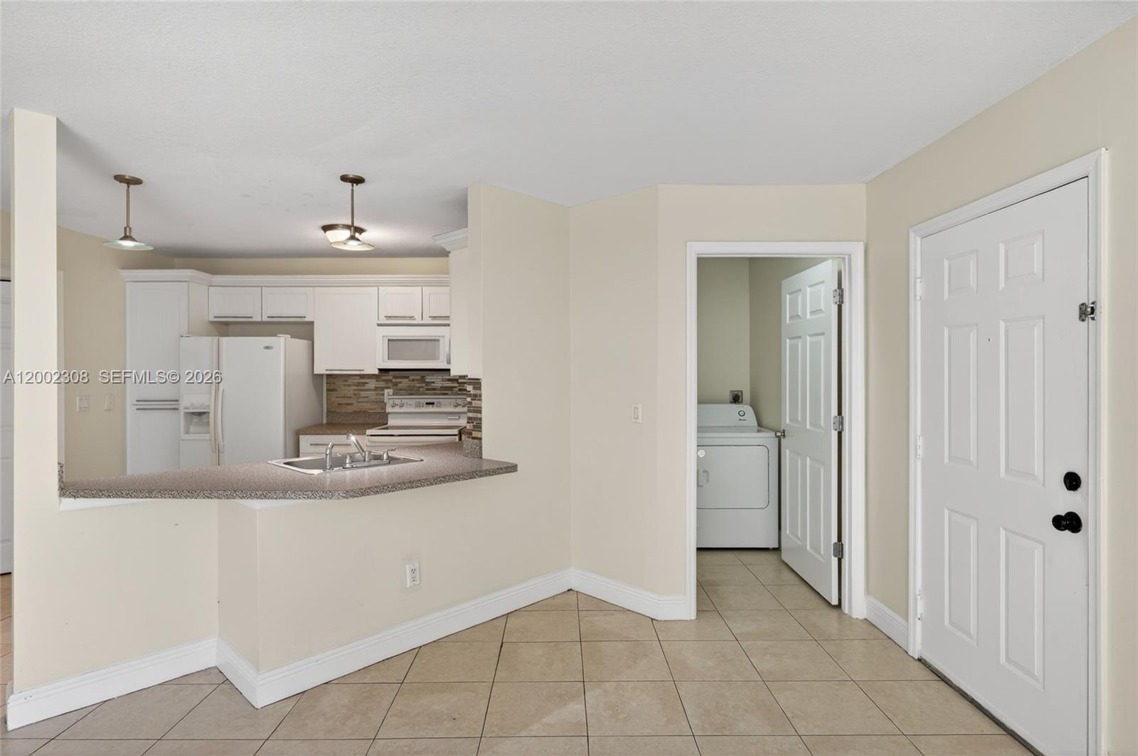 4025 West McNab Road, Unit E109 Pompano Beach, FL 33069 - Photo 7 of 27 a view interior of the house