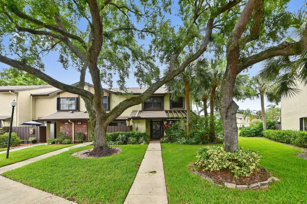 $3,000 | 4587 Carambola Circle South, Unit 27218, Coconut Creek, FL 33066