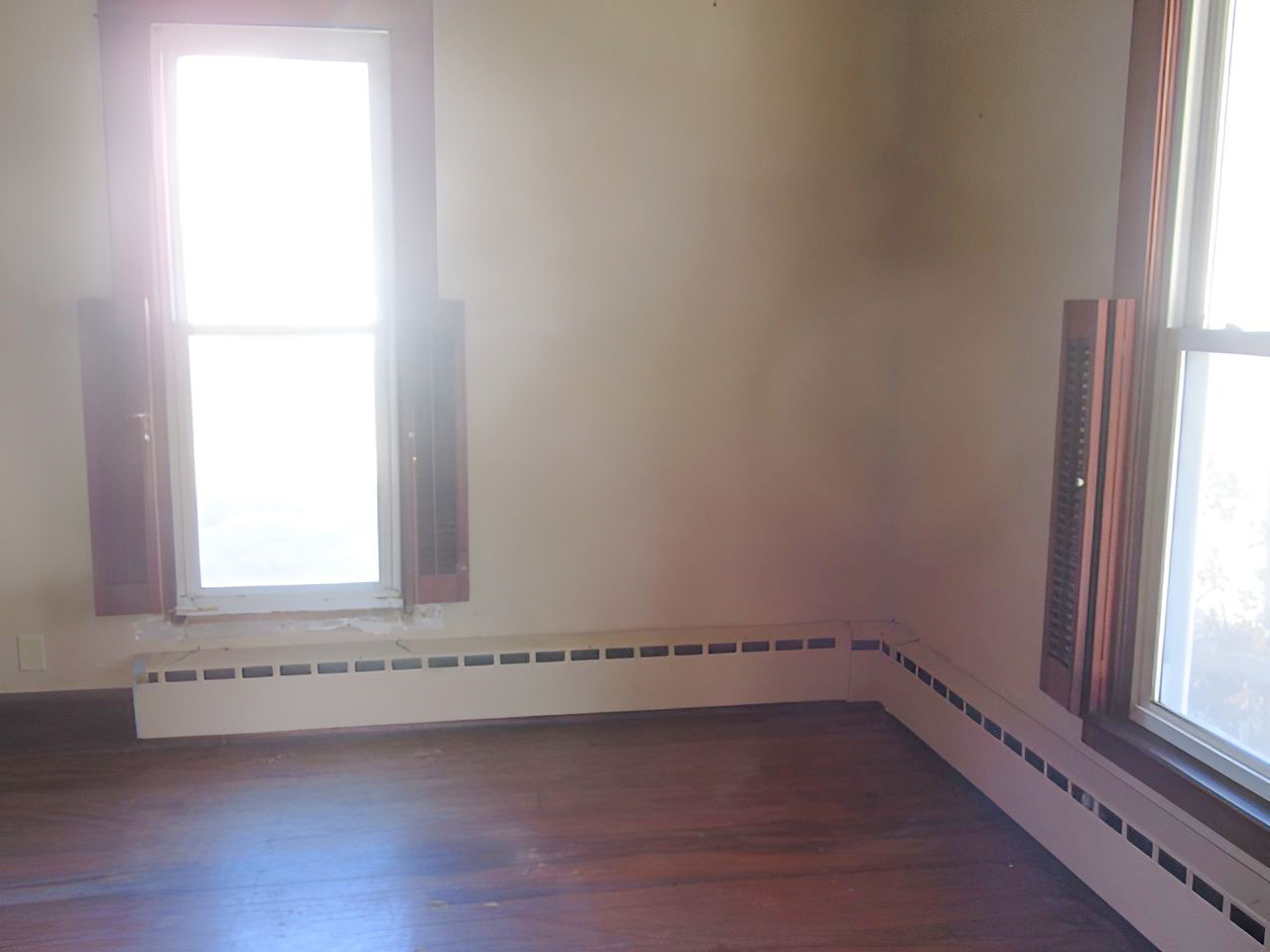 504 South Seminary Street Georgetown, IL 61846 - Photo 21 of 28 an empty room with a window