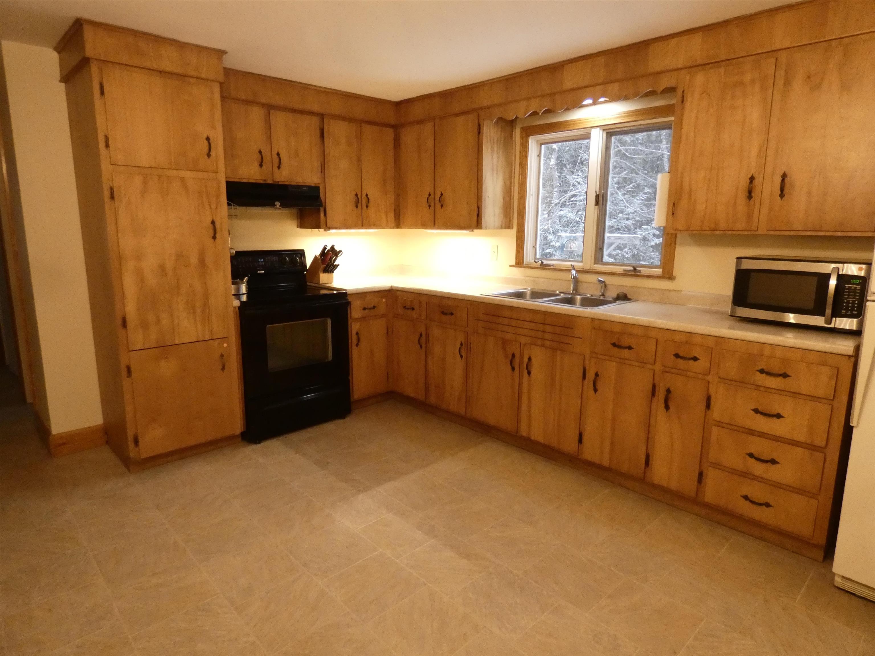 107 Middle Road Tuftonboro, NH 03894 - Photo 3 of 29