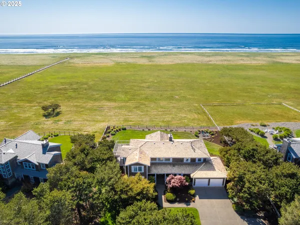 a picture of an ocean view