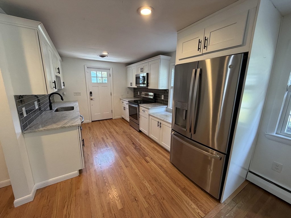 8 Fairbrook Road Framingham, MA 01701 - Photo 8 of 42