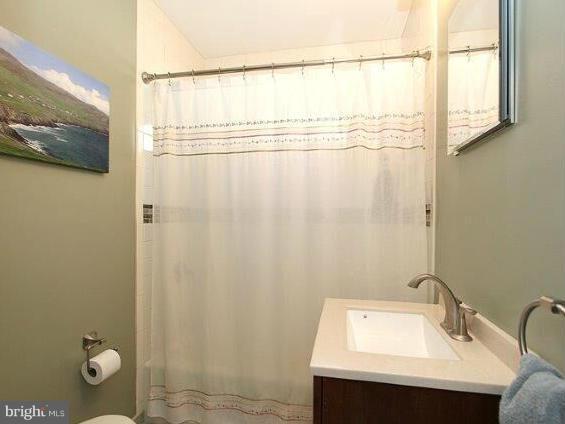 1718 Olney Road Falls Church, VA 22043 - Photo 17 of 27 Bath