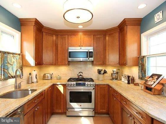 1718 Olney Road Falls Church, VA 22043 - Photo 21 of 27 Kitchen