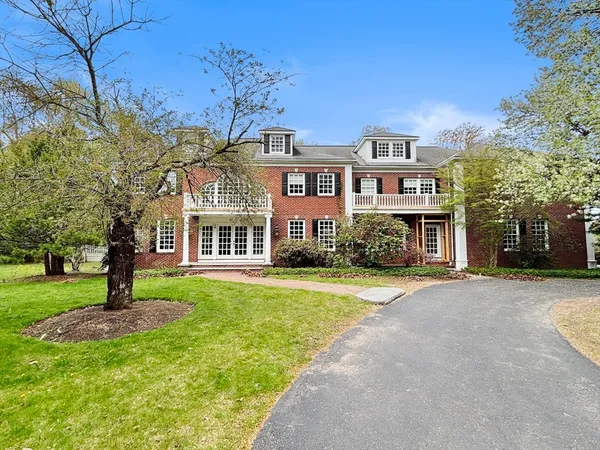 $3,000,000 | 32 Solomon Pierce Road, Lexington, MA 02420