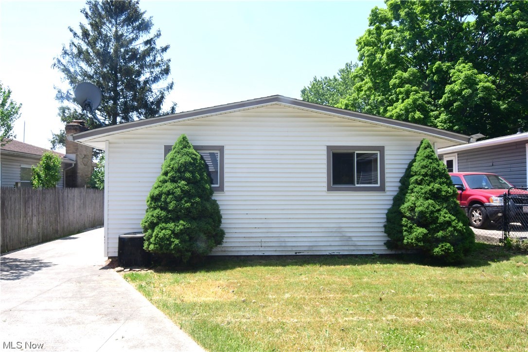 559 Baldwin Road Akron, OH 44312 - Photo 25 of 25 Nicely Maintained Yard