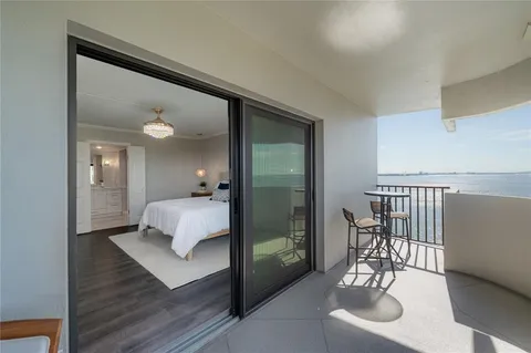 $575,000 | 4141 Bayshore Boulevard, Unit 1003, Tampa, FL 33611