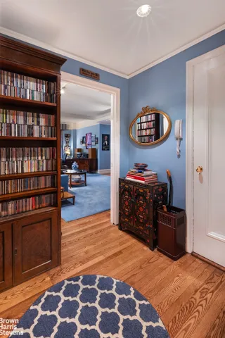 $825,000 | 135 East 74th Street, Unit 3C | Lenox Hill