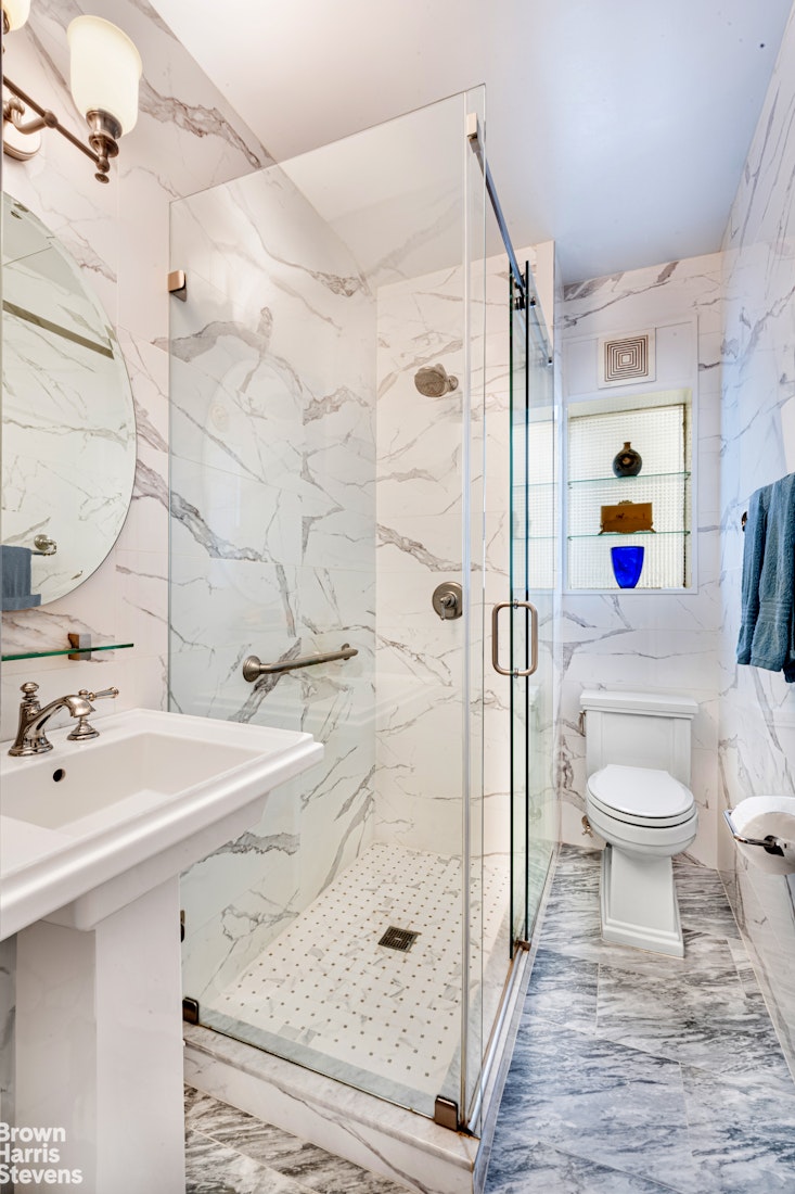 135 East 74th Street, Unit 3C Manhattan, NY 10021 - Photo 6 of 7