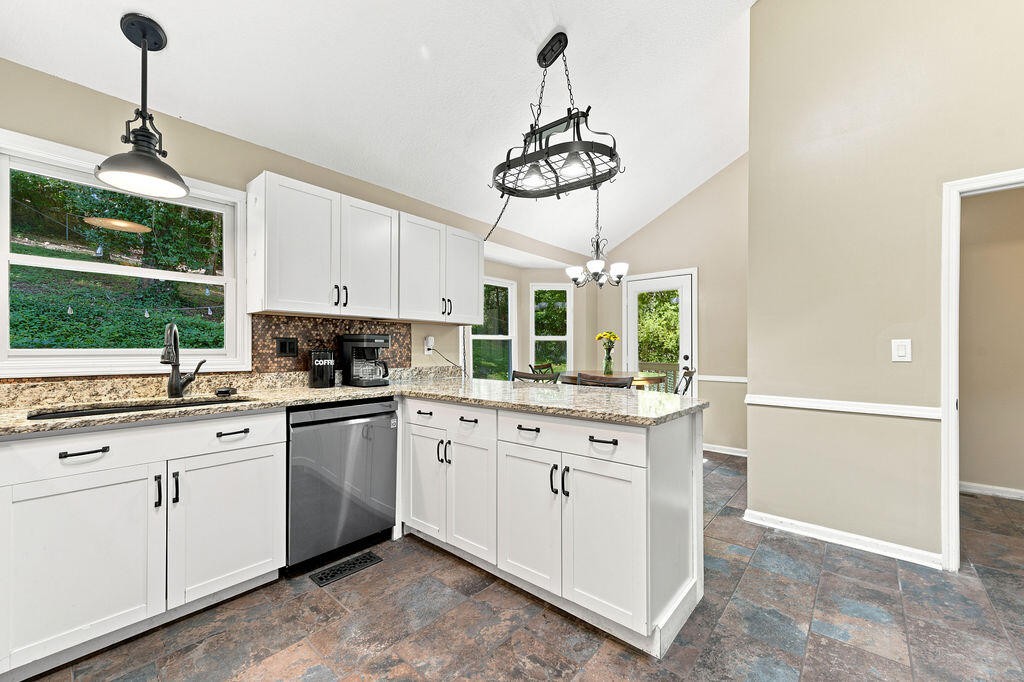 9302 Rockshire Lane Chattanooga, TN 37421 - Photo 16 of 55 Gallery Image 16