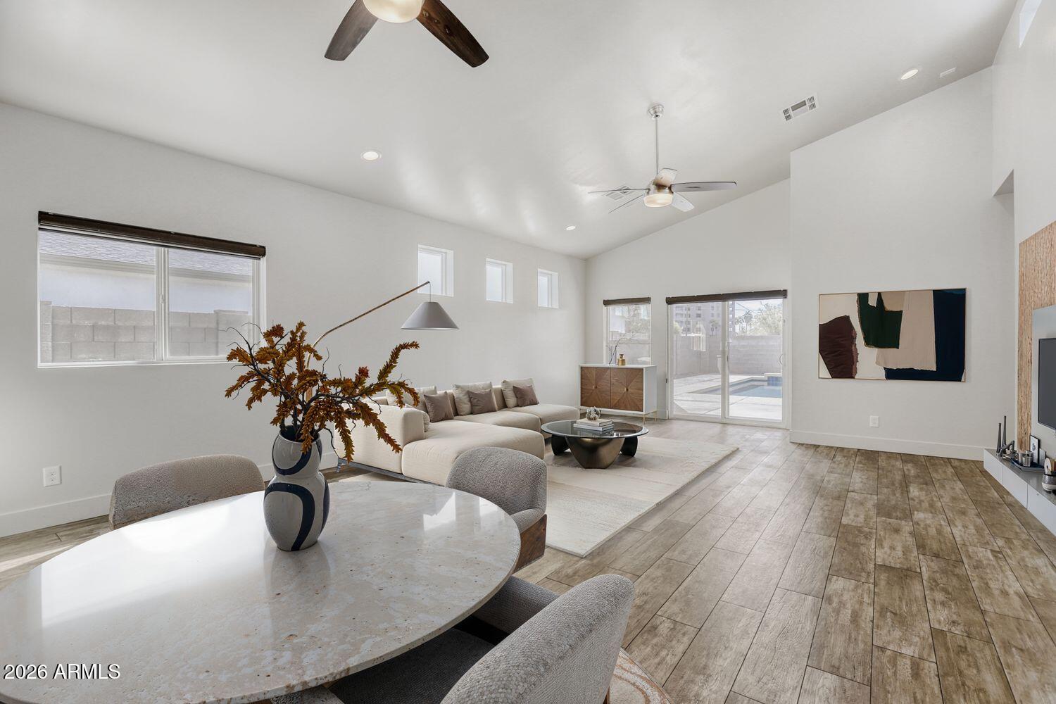 1005 East Weldon Avenue Phoenix, AZ 85014 - Photo 11 of 33 Virtually Staged Great Room