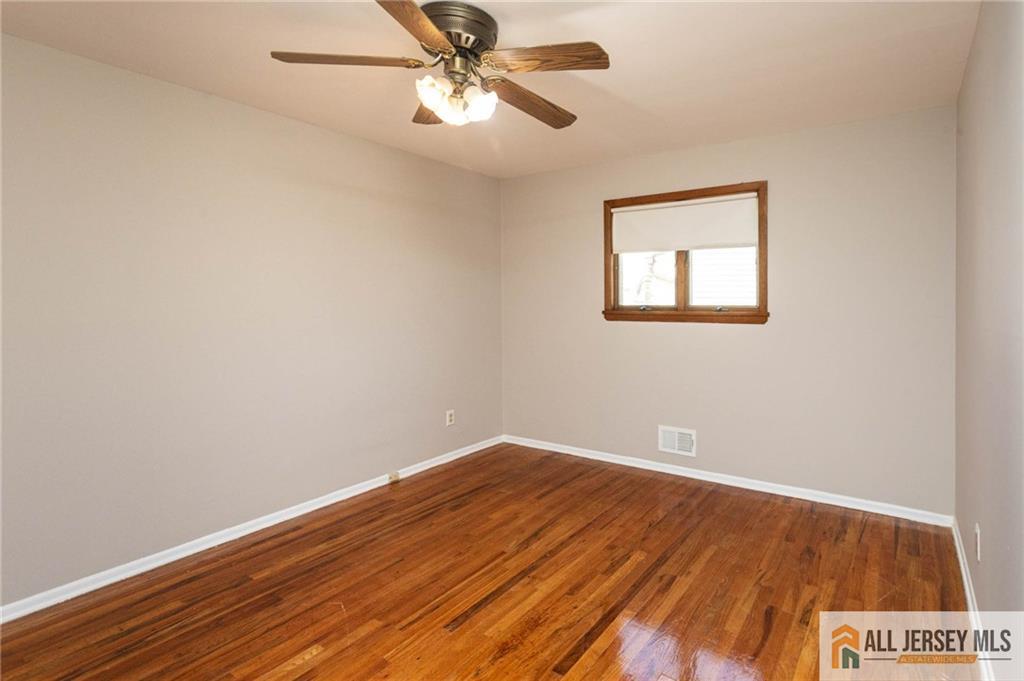 10 Eardley Road Edison, NJ 08817 - Photo 12 of 38