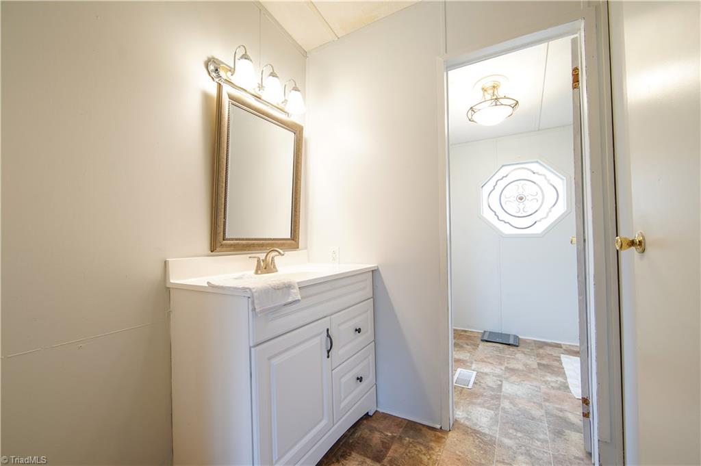 1087 Link Road Lexington, NC 27295 - Photo 14 of 23 Gallery Image 14