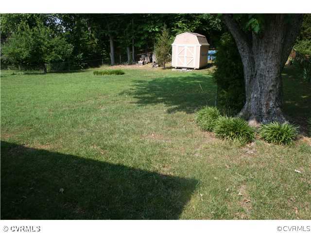 3204 Dancer Road Henrico, VA 23294 - Photo 8 of 9 Yard/Garden