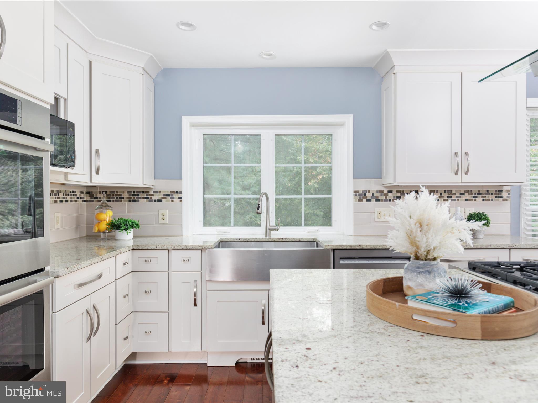 20462 Quarterpath Trace Circle Sterling, VA 20165 - Photo 16 of 58 Stunning Gourmet Kitchen