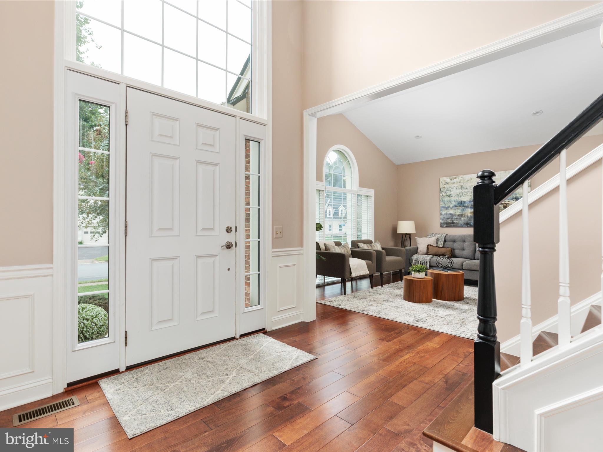 20462 Quarterpath Trace Circle Sterling, VA 20165 - Photo 4 of 58 Light Filled Foyer