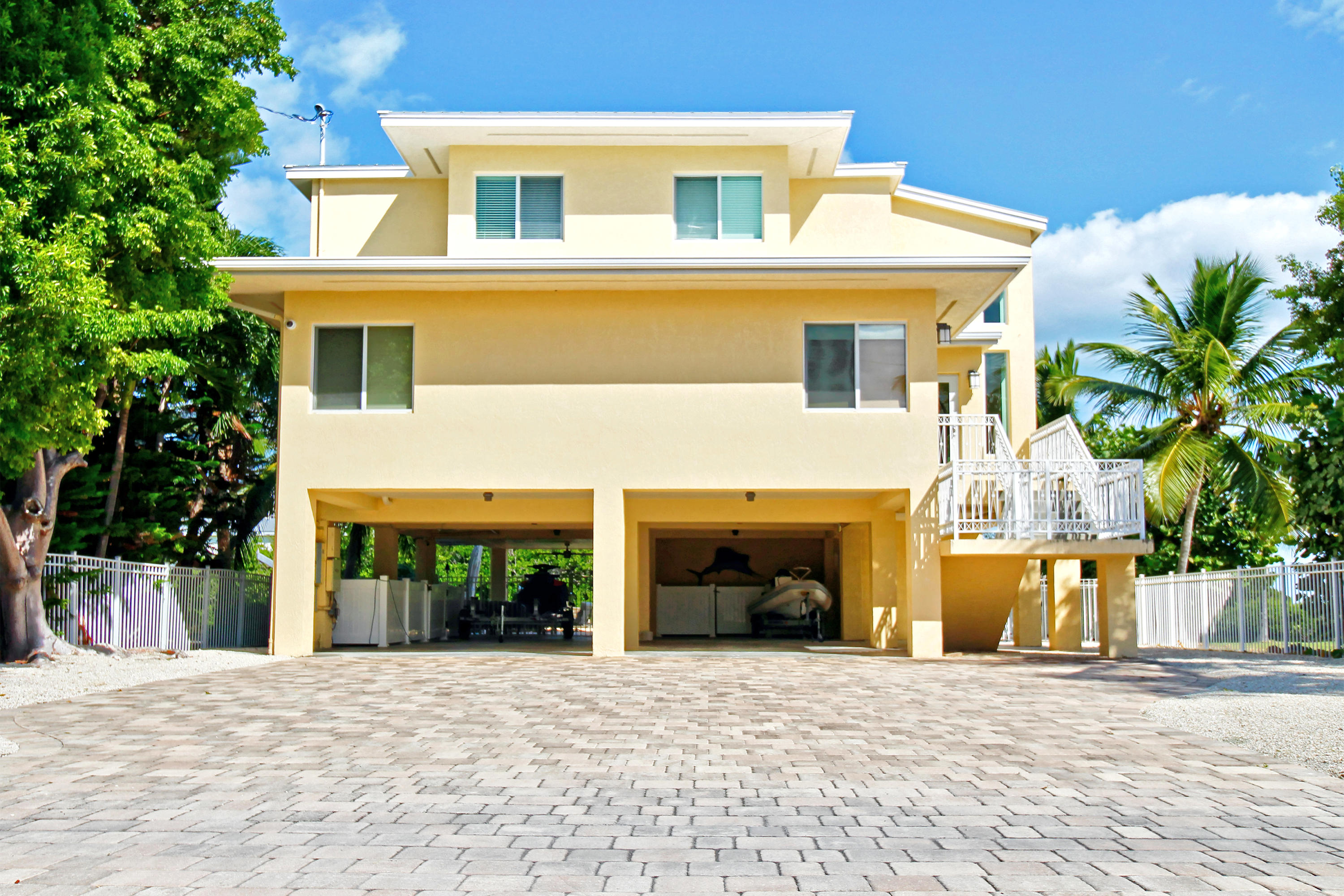1203 Mockingbird Road Key Largo, FL 33037 - Photo 11 of 72 Waterfront Home