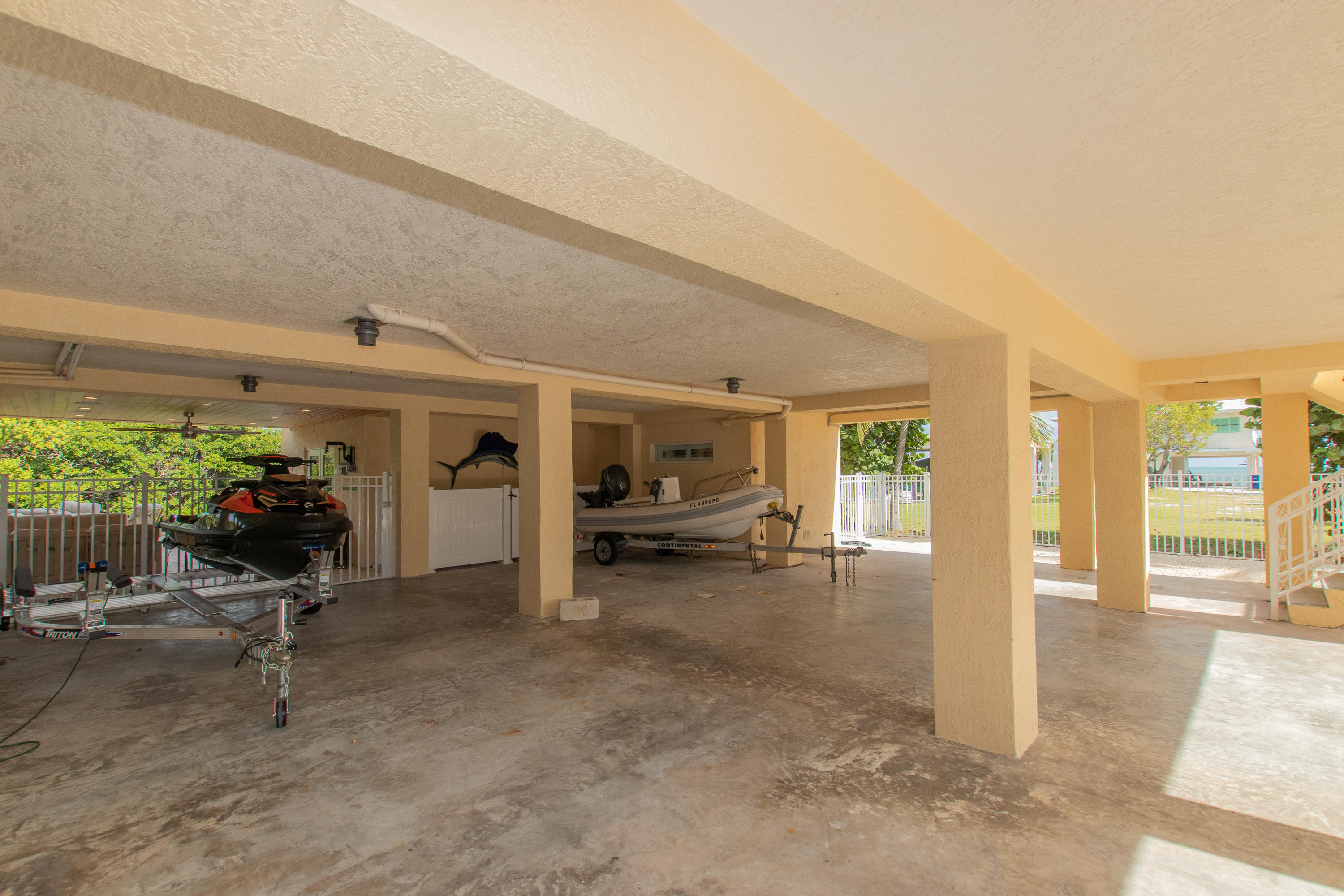 1203 Mockingbird Road Key Largo, FL 33037 - Photo 25 of 72 Parking for Everyone