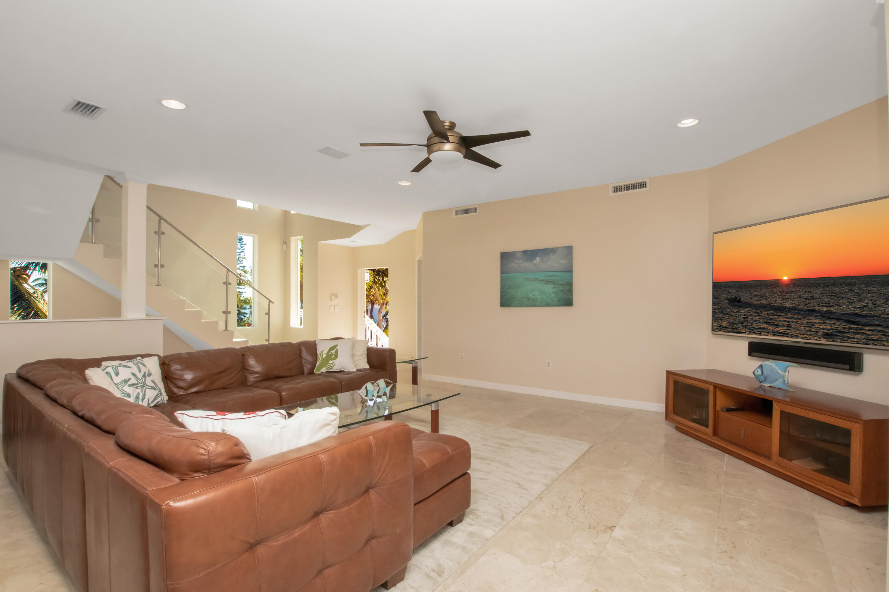 1203 Mockingbird Road Key Largo, FL 33037 - Photo 37 of 72 Living Room