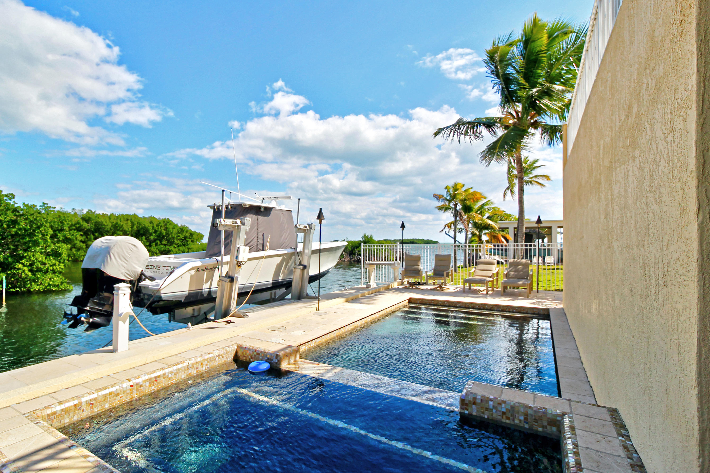 1203 Mockingbird Road Key Largo, FL 33037 - Photo 5 of 72 Pool Home