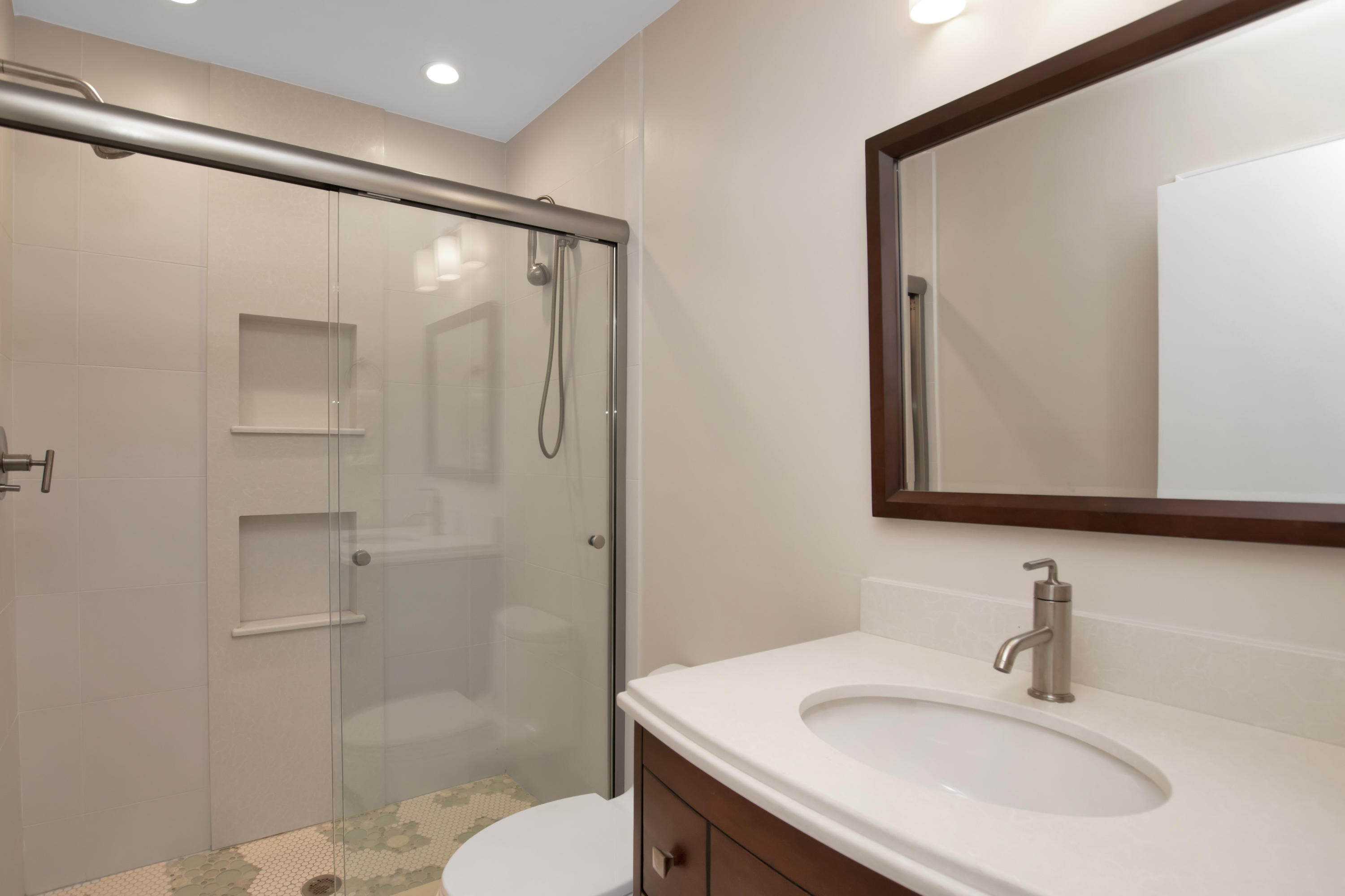 1203 Mockingbird Road Key Largo, FL 33037 - Photo 62 of 72 Guest Bath