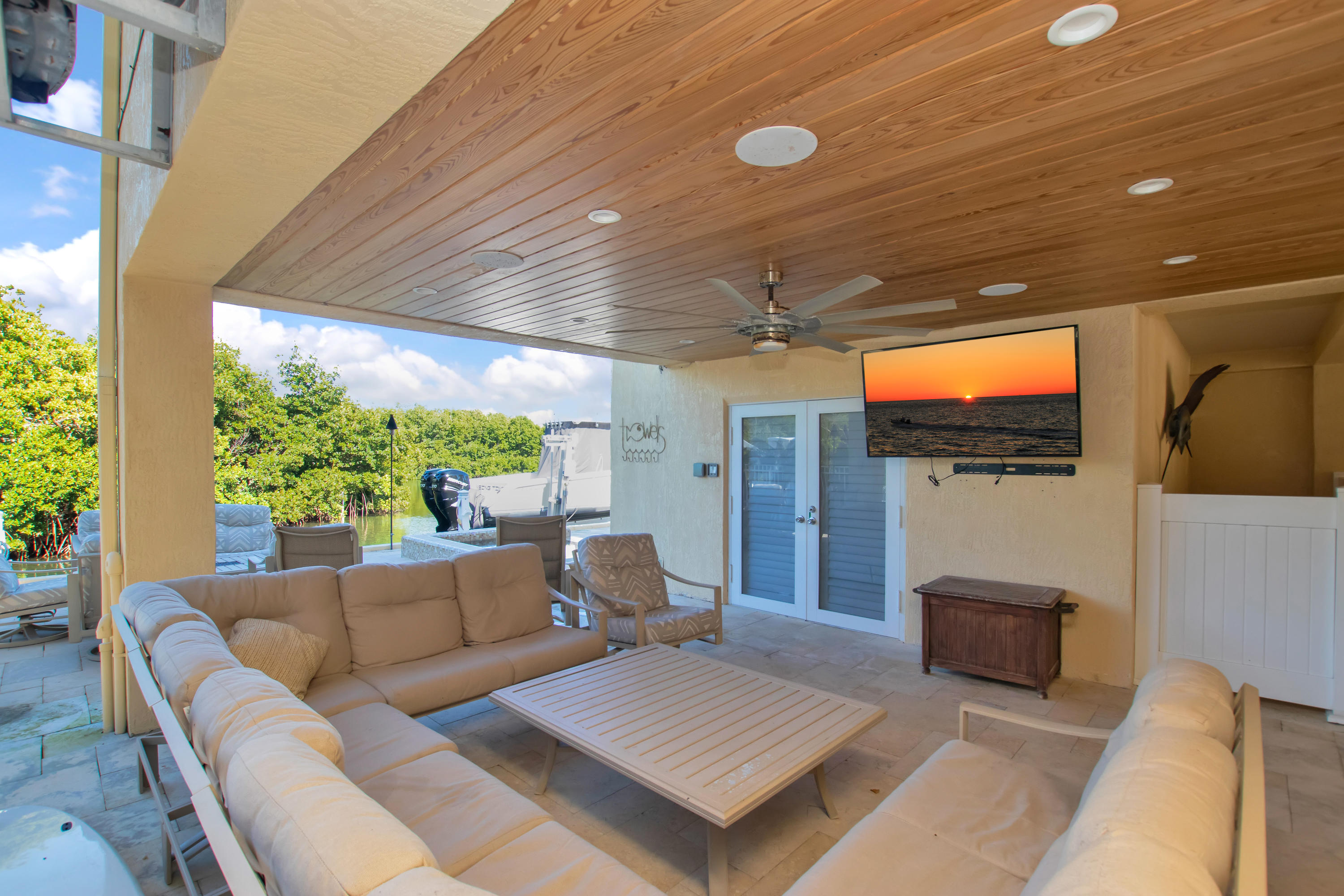 1203 Mockingbird Road Key Largo, FL 33037 - Photo 65 of 72 Poolside Entertaining