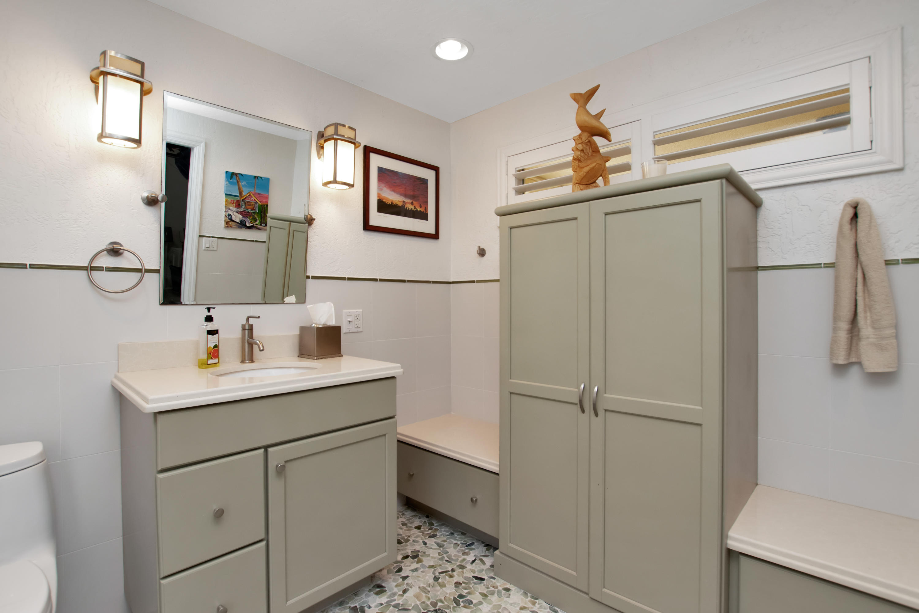 1203 Mockingbird Road Key Largo, FL 33037 - Photo 66 of 72 Poolside Bathroom