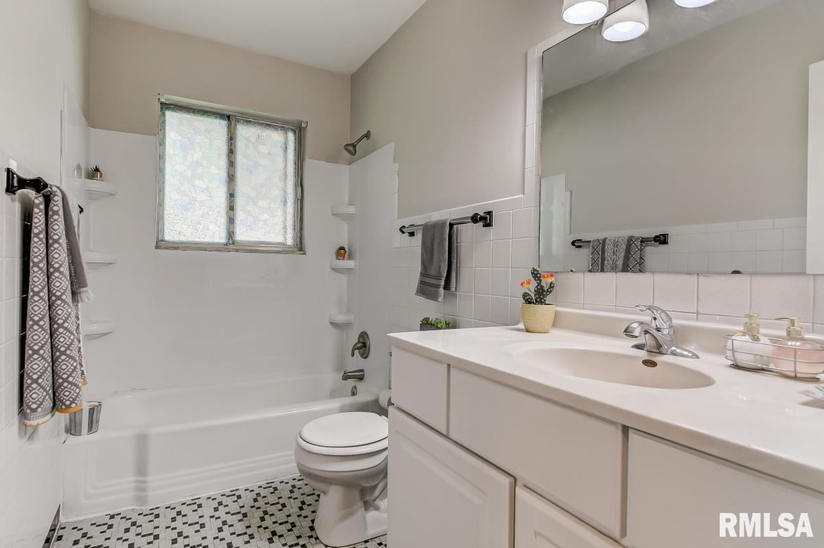 3 Craig Drive Springfield, IL 62711 - Photo 24 of 28 Gallery Image 24