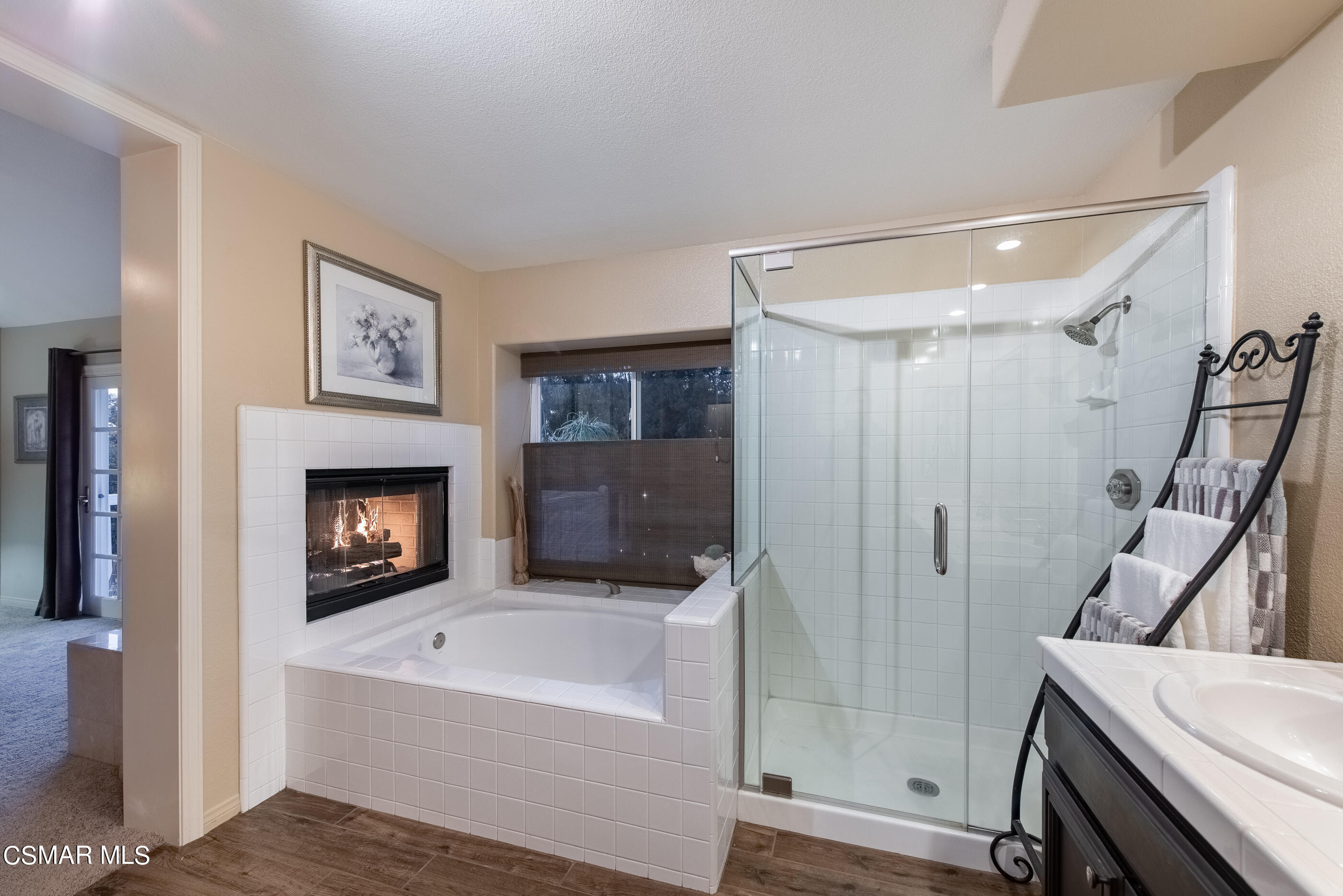 116 Valley Gate Road Simi Valley, CA 93065 - Photo 26 of 59 Owners Bathroom