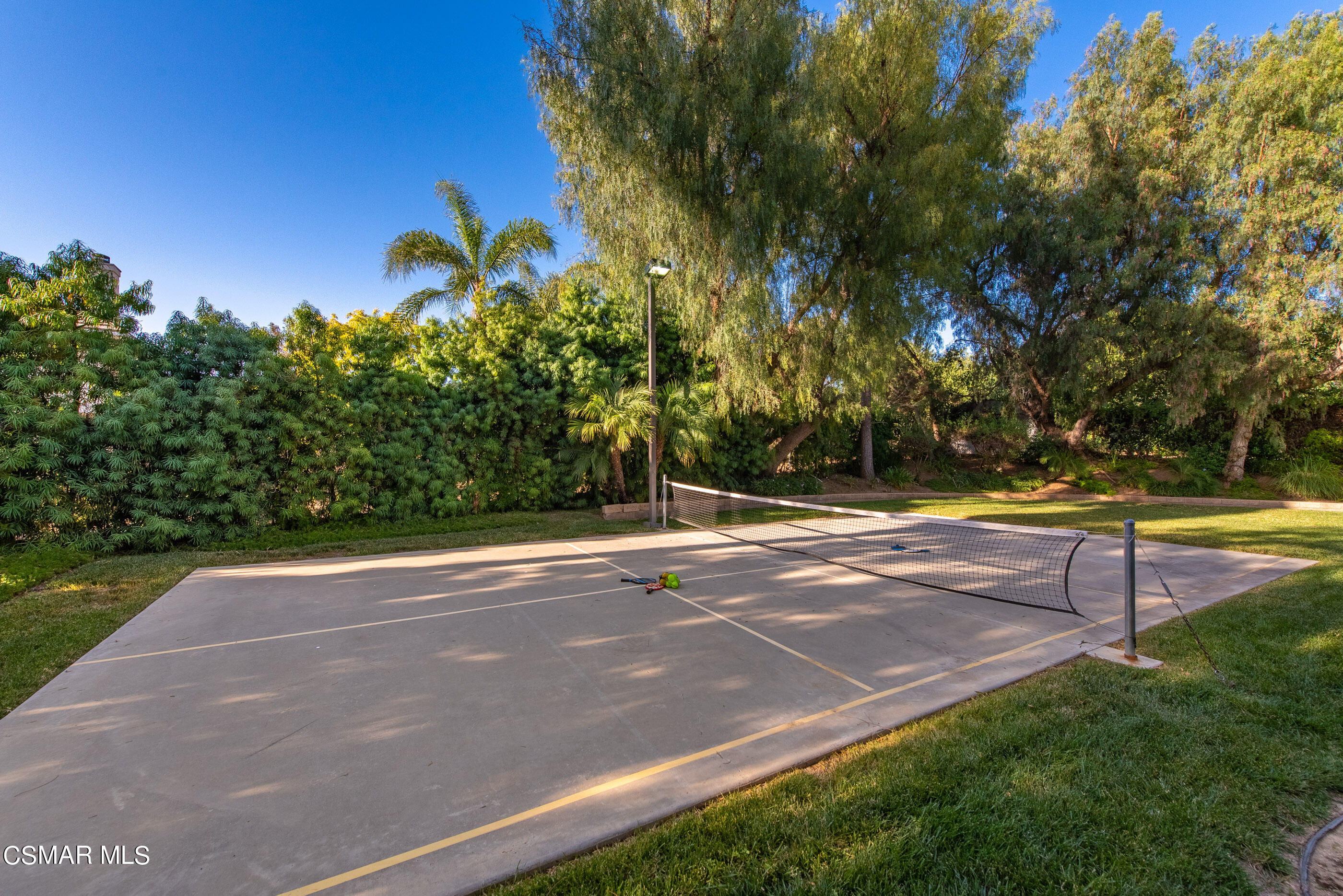 116 Valley Gate Road Simi Valley, CA 93065 - Photo 41 of 59 a view of a outdoor space