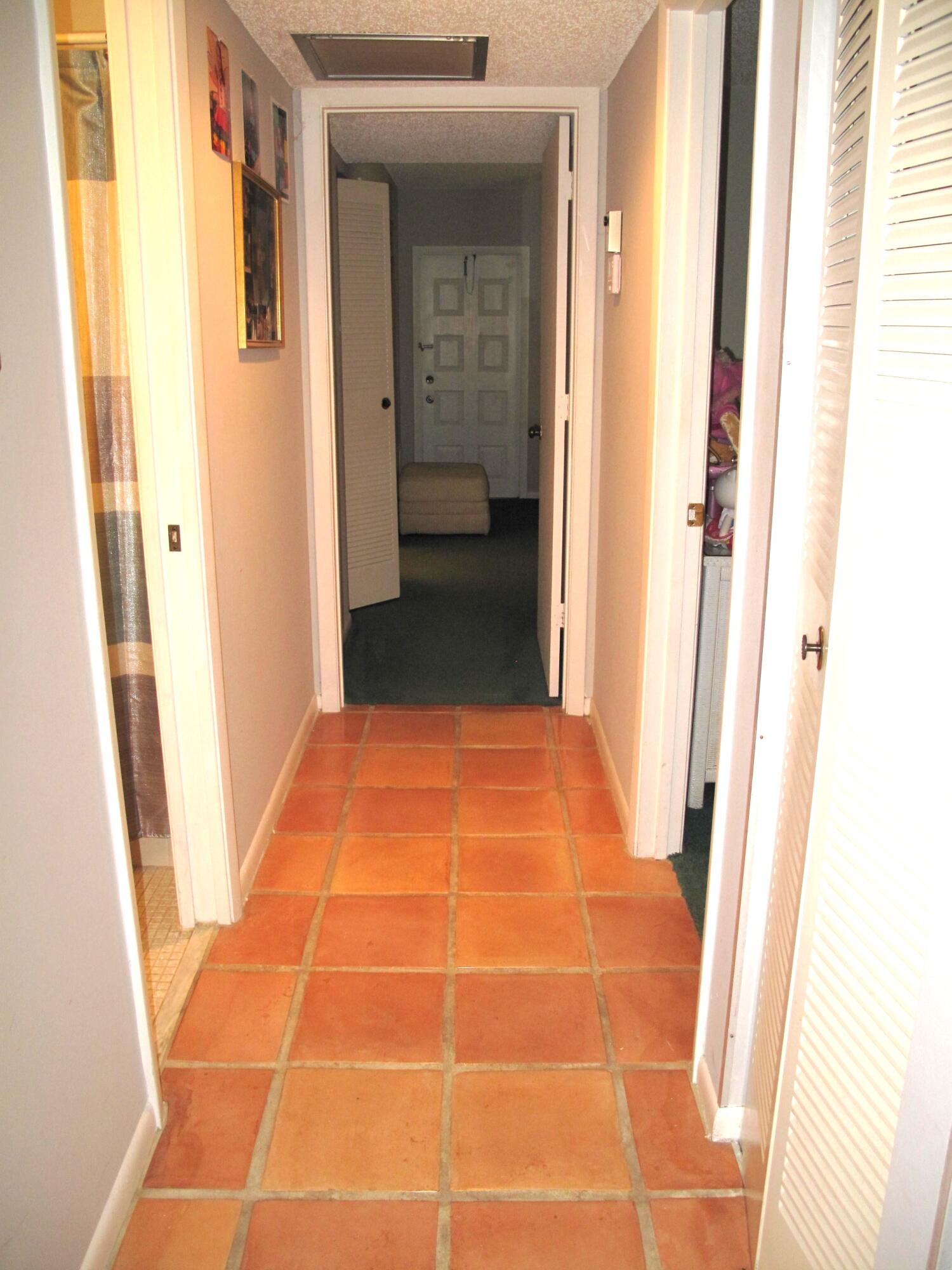 5220 Nesting Way, Unit D Delray Beach, FL 33484 - Photo 12 of 40 Hallway