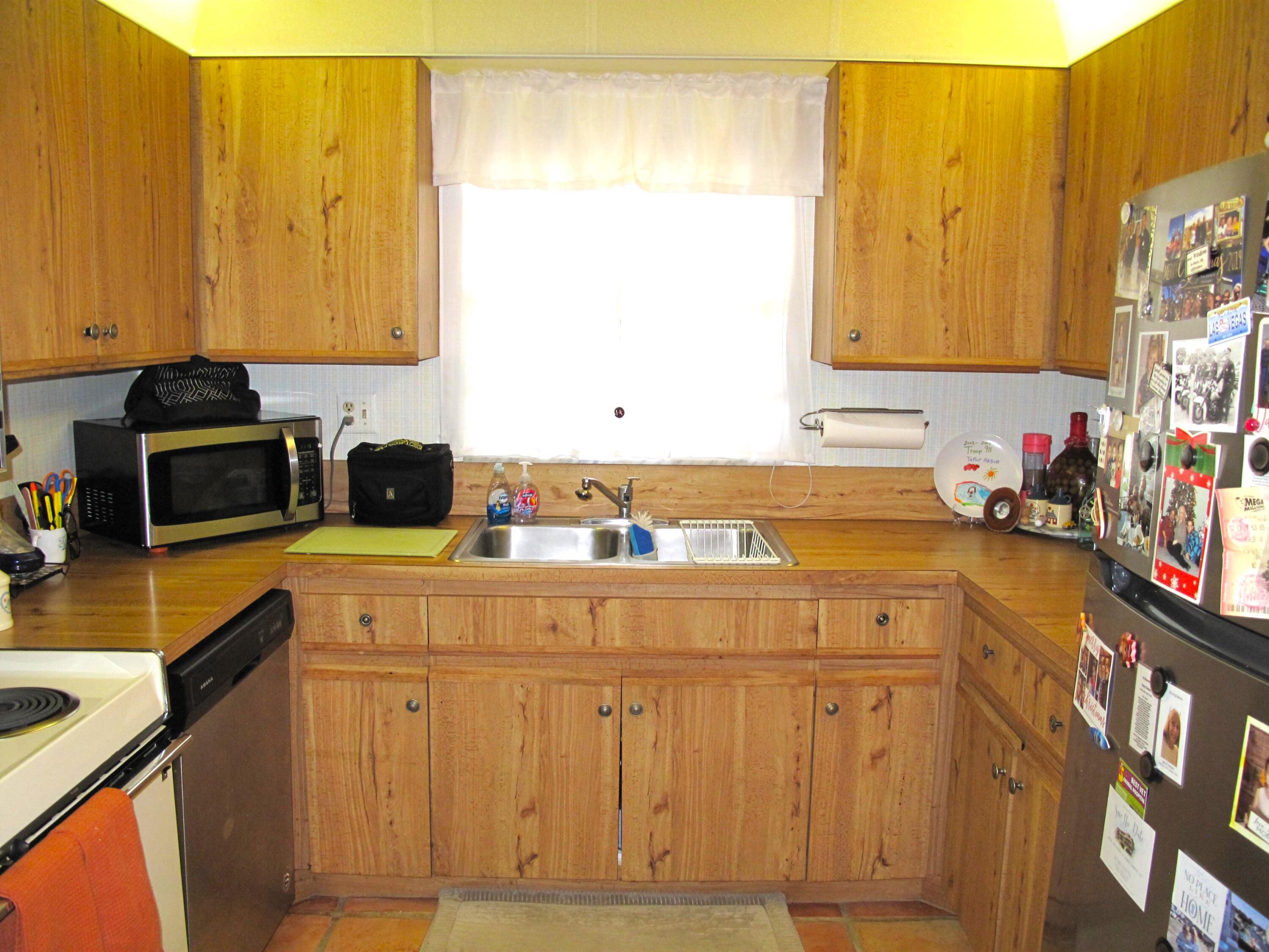 5220 Nesting Way, Unit D Delray Beach, FL 33484 - Photo 5 of 40 Kitchen (1)