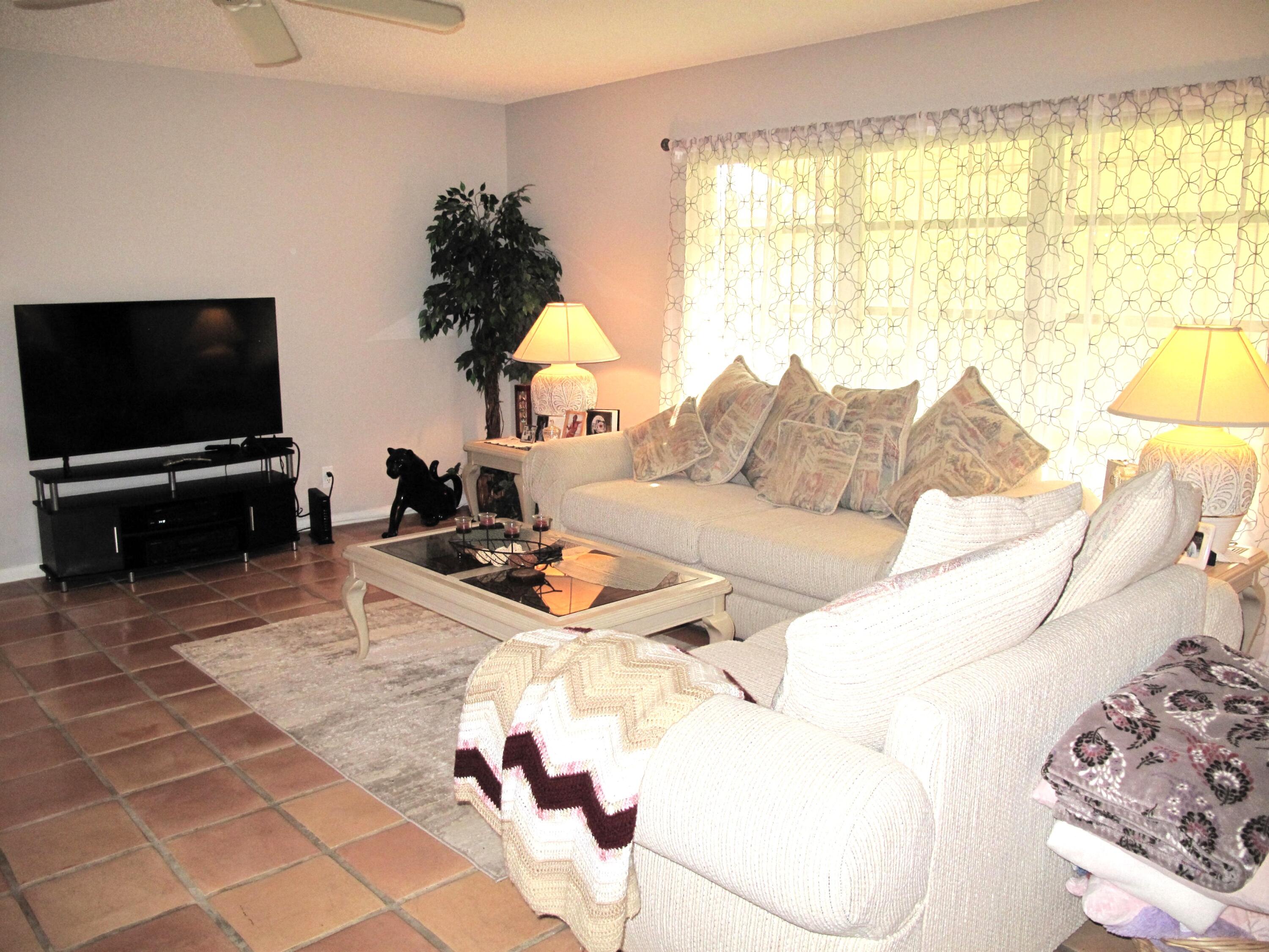 5220 Nesting Way, Unit D Delray Beach, FL 33484 - Photo 8 of 40 Living room (1)