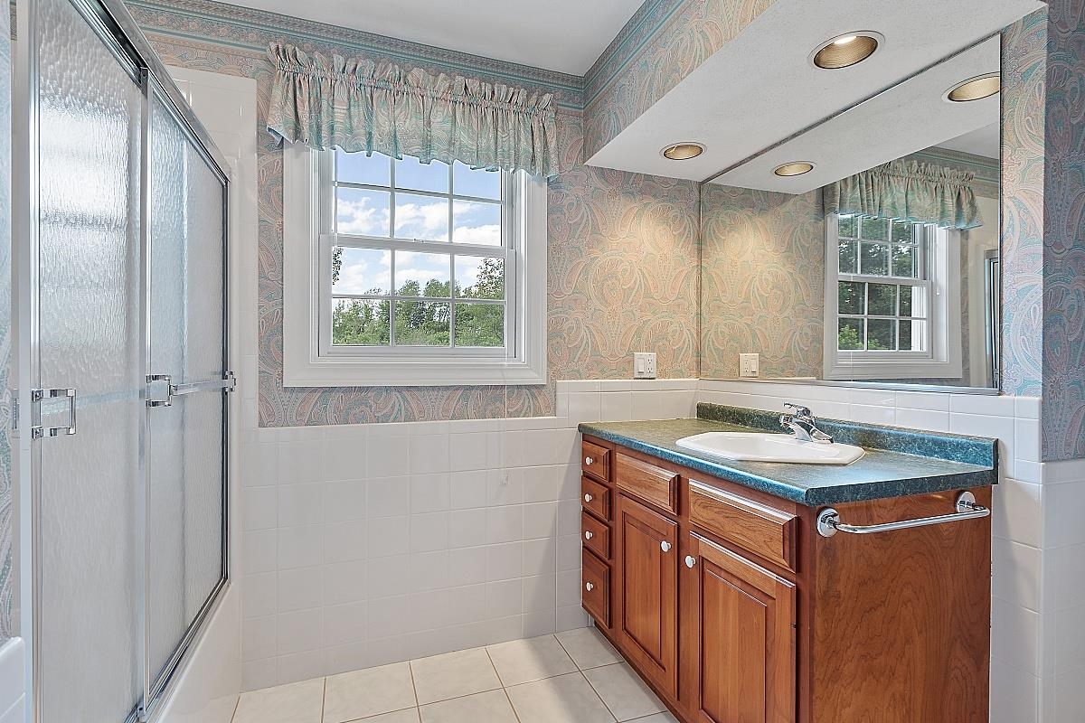126 Broad Street Hollis, NH 03049 - Photo 19 of 37