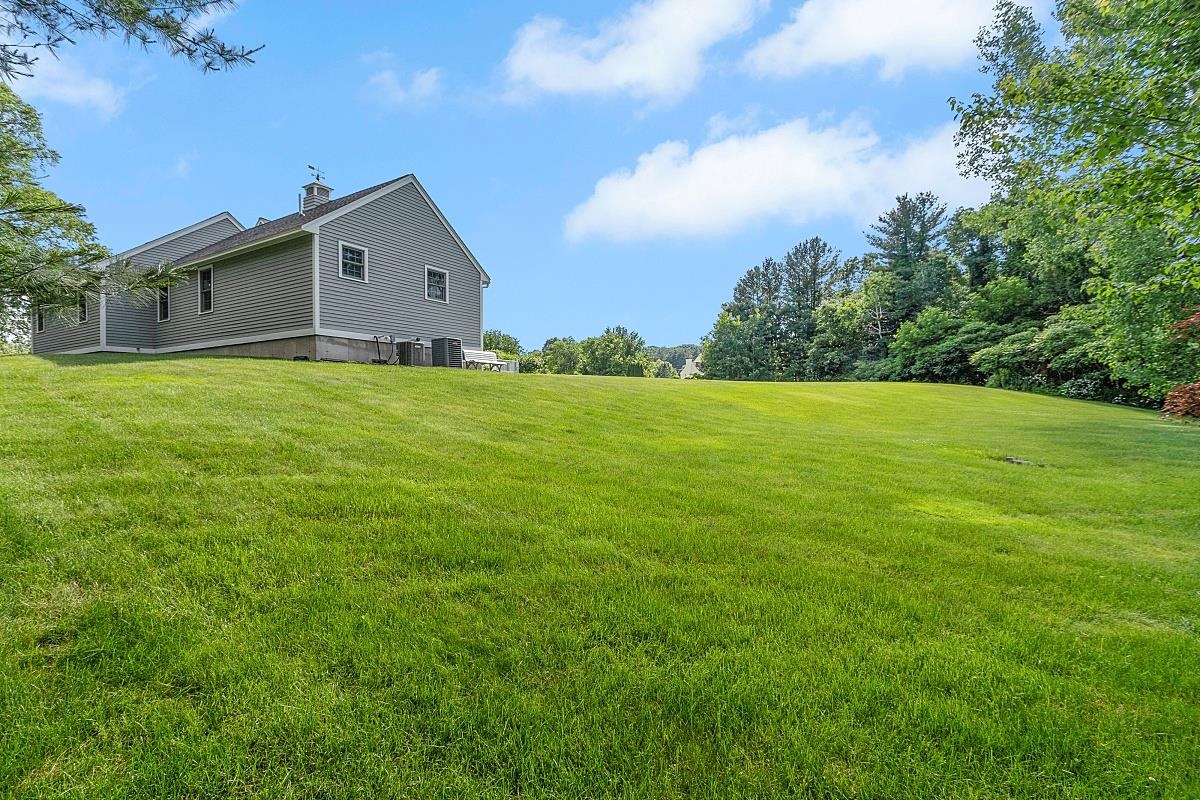 126 Broad Street Hollis, NH 03049 - Photo 28 of 37