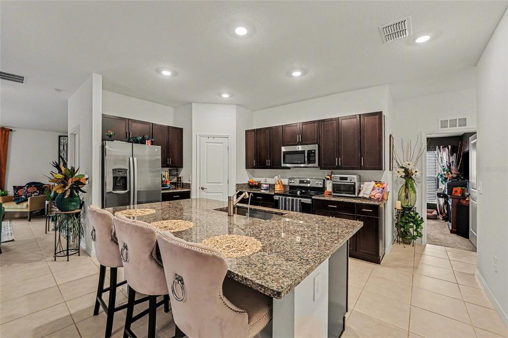 1808 Red Loop Lakeland, FL 33801 - Photo 4 of 24