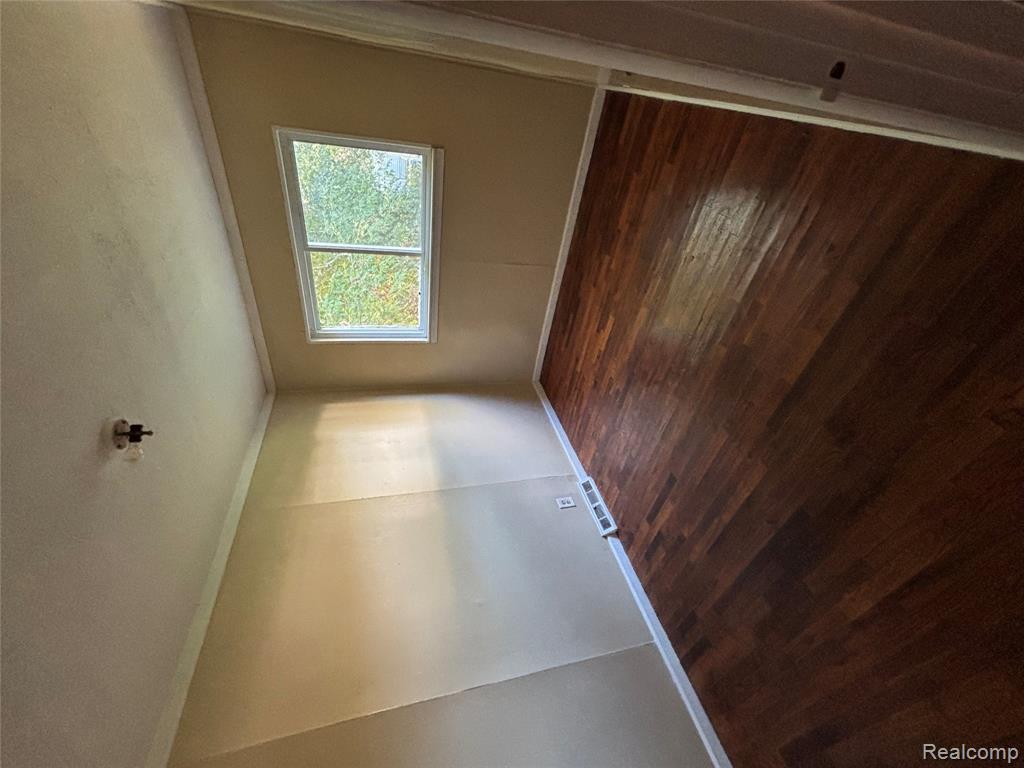 2719 Branch Road Flint, MI 48506 - Photo 9 of 15 Gallery Image 9