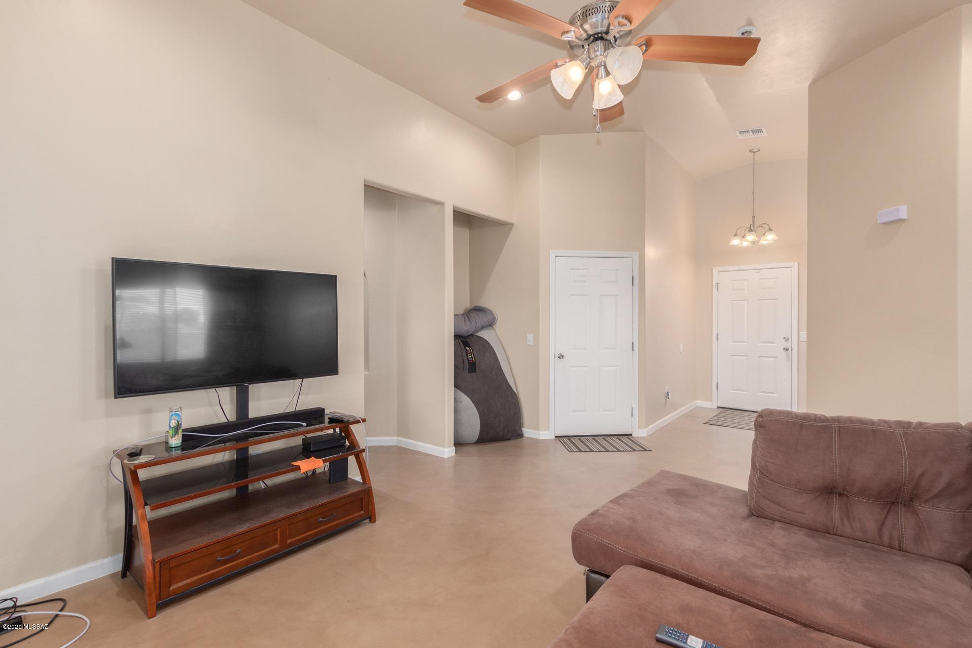5907 East Alvord Road Tucson, AZ 85706 - Photo 5 of 23 Gallery Image 5