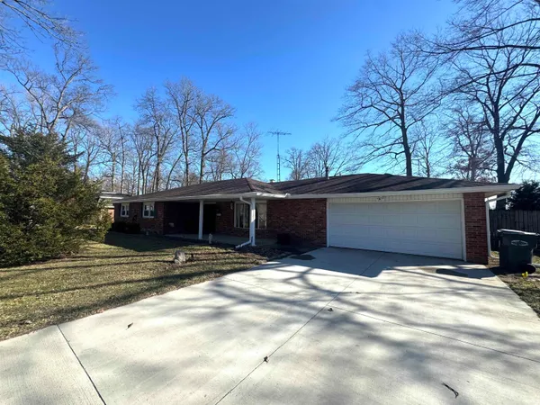 $299,900 | 3301 East Miami Trail, Muncie, IN 47302