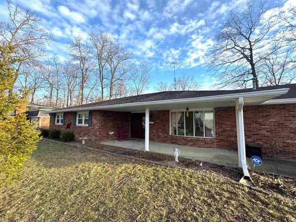 $299,900 | 3301 East Miami Trail, Muncie, IN 47302