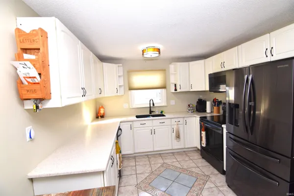$299,900 | 3301 East Miami Trail, Muncie, IN 47302
