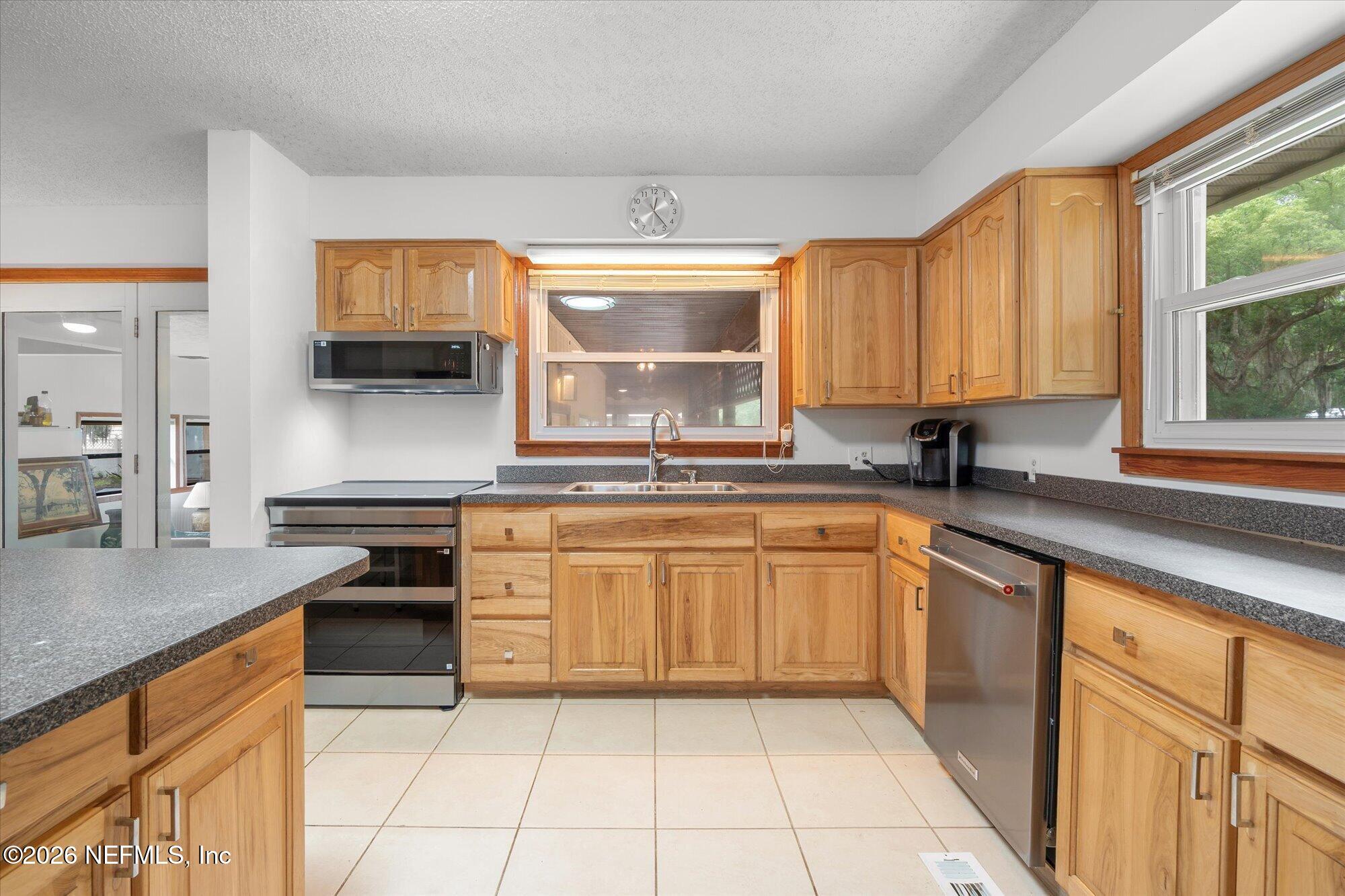 500 Walnut Street Welaka, FL 32193 - Photo 12 of 51 12-500 Walnut St-11